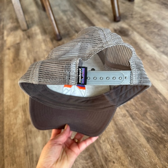 Patagonia SnapBack Mesh Trucker Hat with Mountain Patch - Picture 3 of 4